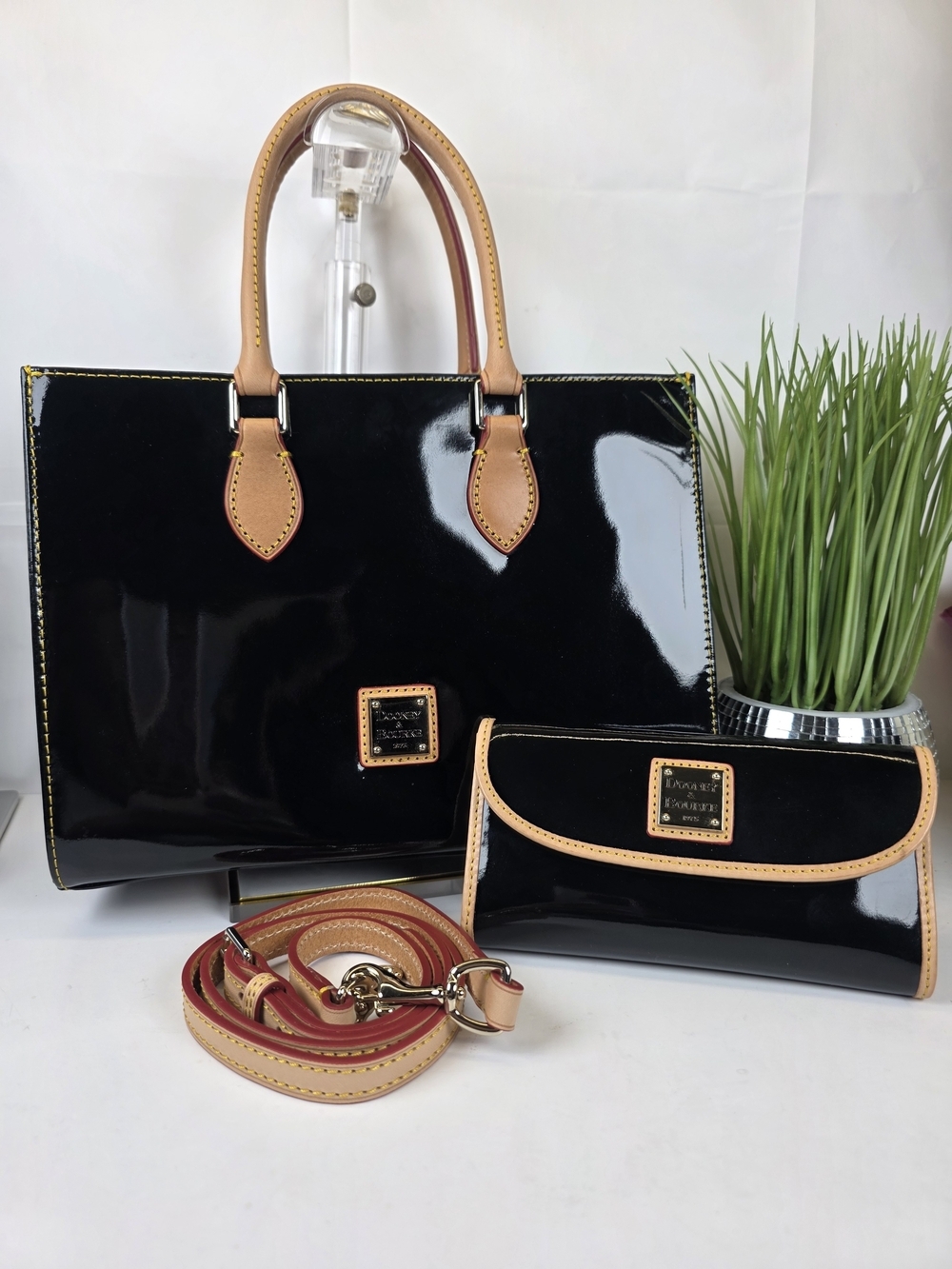 Dooney & Bourke Vintage Black Patent Tote Tan Trim Matching Wallet Set Bag Rare